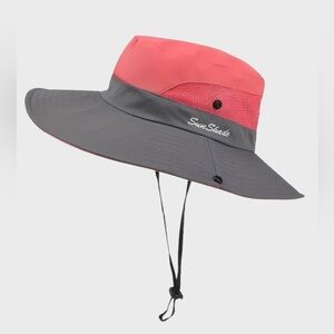 Sunshade Adjustable Sun Hat w/ Ponytail Hole – Red & Black